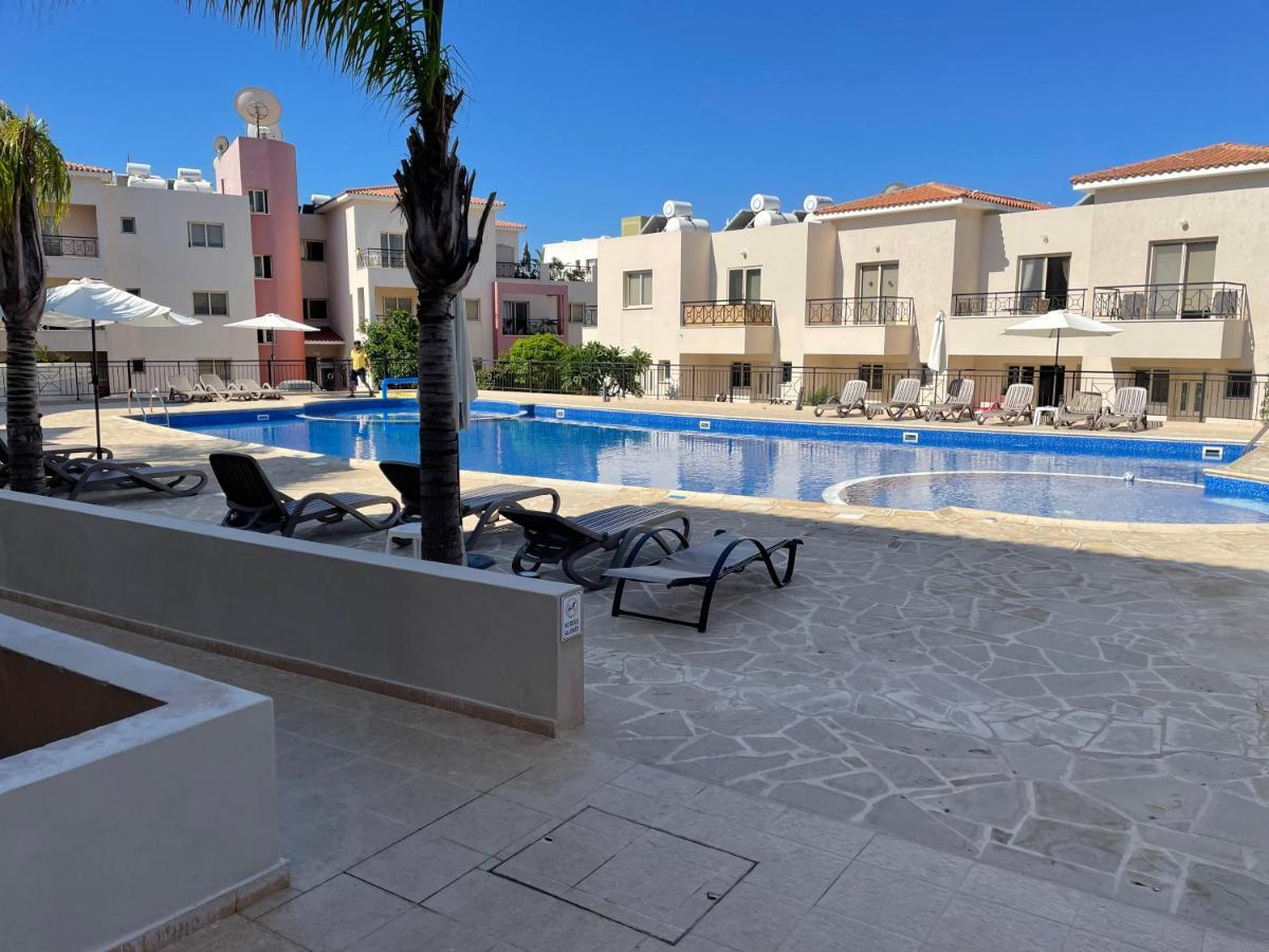 Kings Resort 1 Bedroom Apartment Paphos Bagian luar foto