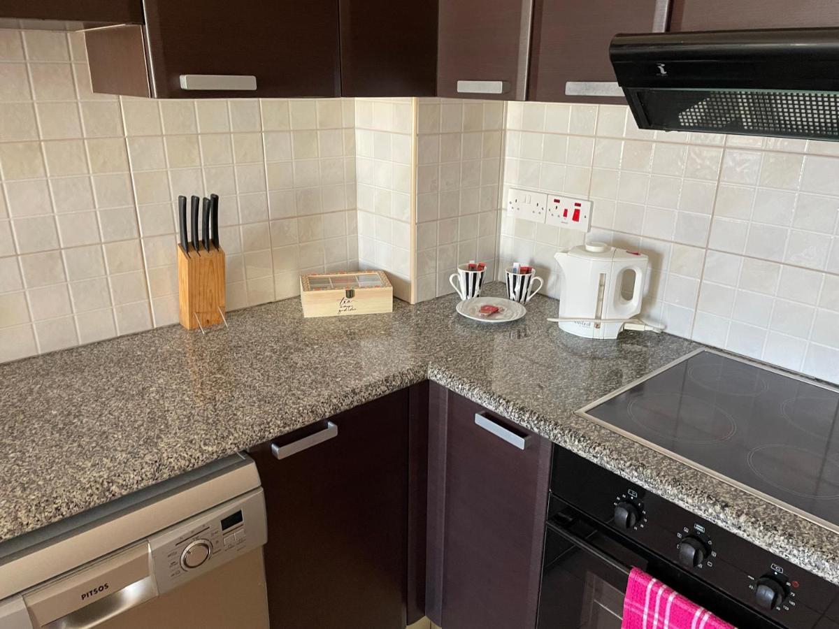 Kings Resort 1 Bedroom Apartment Paphos Bagian luar foto